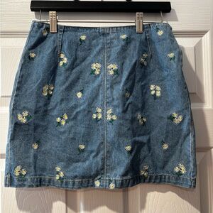 H&M Blue Denim Mini Skirt with Daisy Embroidery Size 4 Boho 90’s